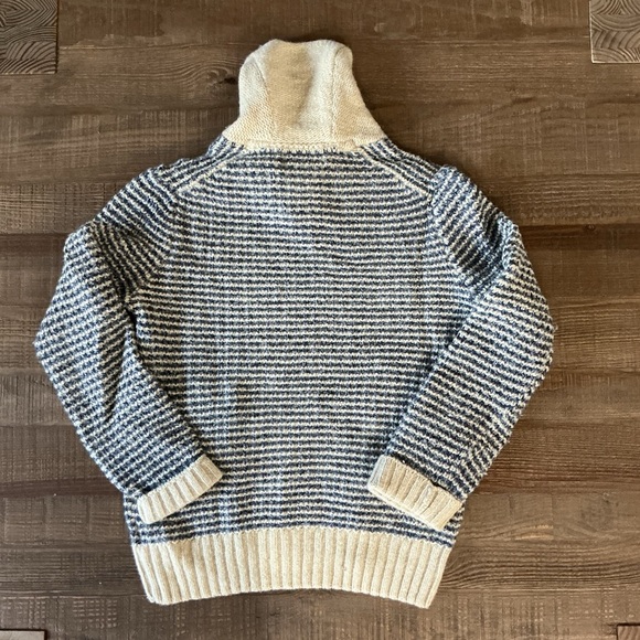 L.O.G.G. Cream and Blue Knit Sweater Wood Closer Detail Front Pocket - Picture 9 of 9